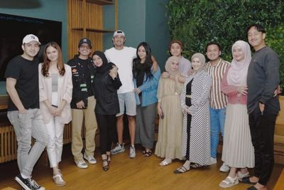 Gaya Lesti Kejora Ngumpul Bareng Geng Artis, Pose Rizky Billar Peluk Istri Disorot