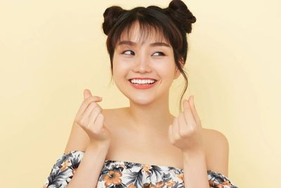 Tips Makeup Glass Skin ala Idol Korea yang Perlu Kamu Coba!