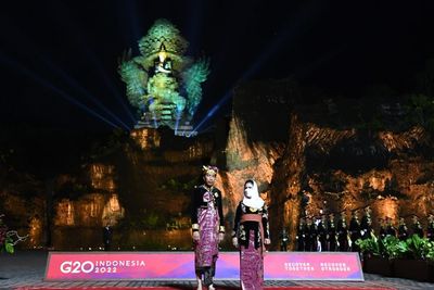 Sempat Dihina Netizen, Ini 4 Potret Anggun Ibu Negara Iriana Jokowi Selama KTT G20 Bali