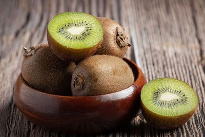 7 Buah yang Bisa Bantu Redakan Cemas, Ampuh Tanpa Obat!