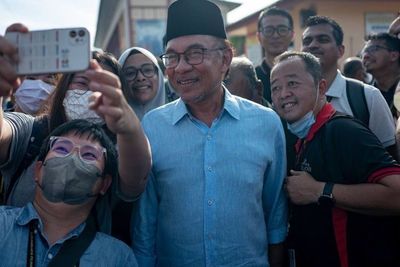 Malaysia Gelar Pemilu, Persaingan Ketat Tapi Koalisi Anwar Ibrahim Diperkirakan Menang