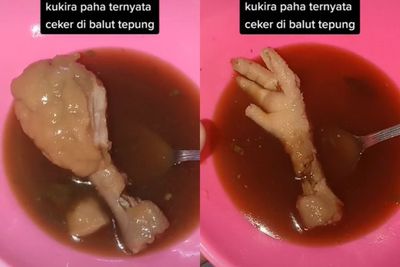 Dikira Makan Paha Ayam, TikTokers Dibikin Terkecoh, Cuma Makan Ceker yang Dibalut Tepung