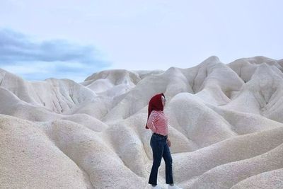 Indah Banget! Gurun Pasir Telaga Biru, Wisata Alam di Bintan Pemandangannya Bak di Sahara
