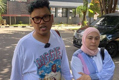 Uya Kuya Laporkan Medina Zein atas Kasus Penipuan, Bawa Barang Bukti Penting