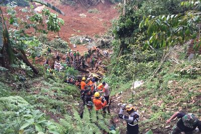 Gempa Cianjur: Masih Banyak Warga yang Masih Tertimpa Reruntuhan
