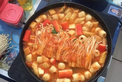 Suka Makan Steamboat? Coba Resep Bumbu Tomyam Ini!