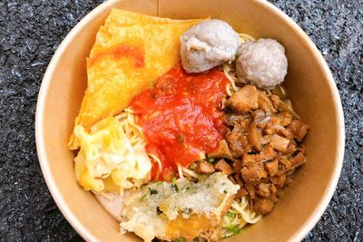 Nyobain Mie Ayam Indonesia di Amerika, Seporsi Hampir Rp200 Ribu Harus Rela Antre Sejam!