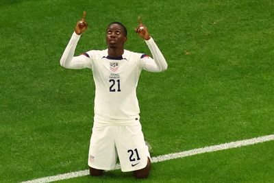Sosok Timothy Pencetak Gol Pertama AS, Putera George Weah Presiden Liberia, Legenda!