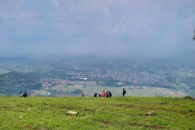 Paralayang Bukit Sempu, Destinasi Wisata yang Cocok untuk Para Pecinta Alam di Pasuruan