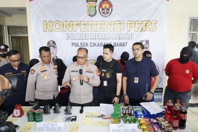 Parah! Makanan Kedaluwarsa Dikemas Ulang dan Dijual di Bekasi, Pelakunya Digulung Polisi