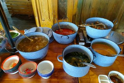 Wow! Modal Rp8 Ribu Bisa Makan Sepuasnya, Nuansa Warungnya Serasa Hidup di Desa