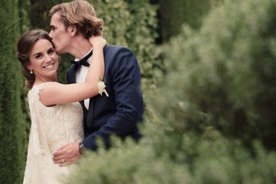 Tampilan Mesra Antara WAGs Prancis Erika Choperana dan Antoine Griezmann, Baper!