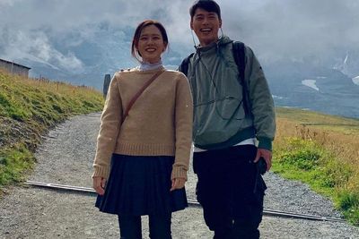 Tak Hanya Hyun Bin dan Son Ye Jin, 5 Artis Korea Ini Cinlok hingga Berujung ke Pernikahan