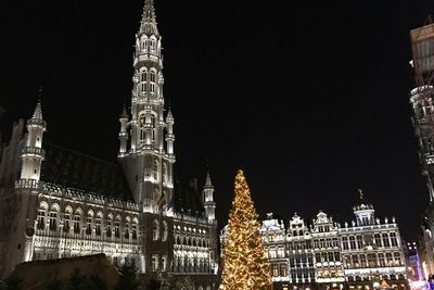Meriahnya Christmas Market Brussel, Acara Tahunan yang Dipenuhi Hiasan Lampu Megah