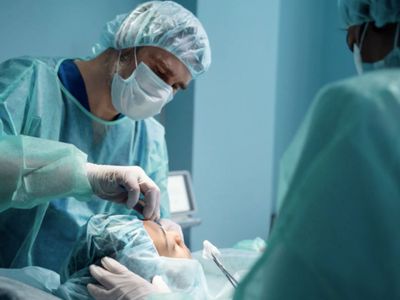 Kenapa Operasi Lasik Mata Capai Puluhan Juta? Ini Penjelasan Ahli