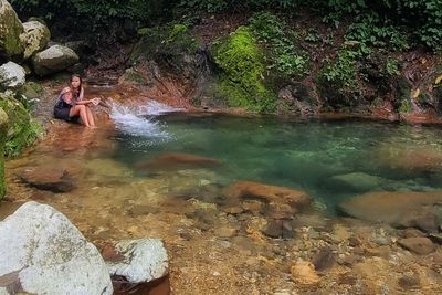 Surga Kecil di Bogor, Berupa Air Terjun Bertingkat Warna Biru Jernih di Curug Lembah Tepus