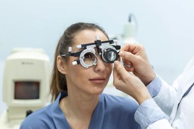 4 Syarat Ini Harus Dipatuhi kalau Kamu Mau Lasik!