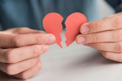 4 Penyebab Hubungan Kamu Tidak Bertahan Lama, Komitmen Menjadi yang Utama