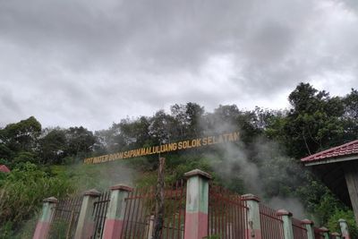 Berkunjung ke Hot Water Boom Pertama dan Satu-satunya di Sumatera Barat, Bisa Terapi Air