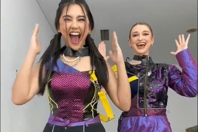 Setelah Cover Fall in Love Alone-nya Viral, Ziva Ajak Stacey Ryan Joget TikTokan Ngawi