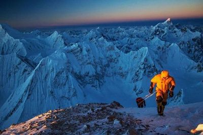 Punya Rencana Mendaki Gunung Everest di Tahun Baru 2023? Ketahui Hal-hal Berikut Ini