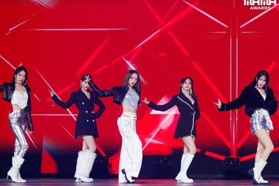 KARA Reuni di Pentas MAMA 2022 Usai 7 Tahun Vakum, Fans Terharu Banget