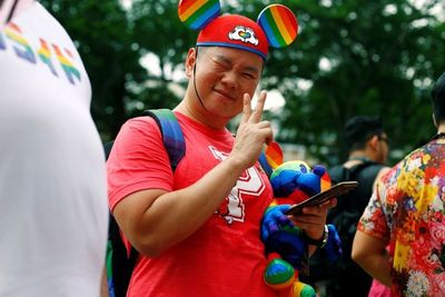Singapura Resmi Cabut Larangan Seks Gay, tapi …