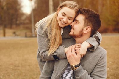 8 Tanda Pria yang Benar-benar Mencintai Pasangan Mereka, Apa Ada di Kamu?