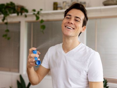 5 Parfum Pria Tahan Lama, Wanginya Bikin Cewek Nempel!