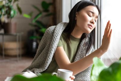 Anak Rantau Merapat, Begini 6 Cara Mengatasi Homesick yang Melanda