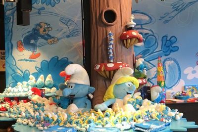 Serba Biru, Negara Ini Surganya Penggemar Smurf!