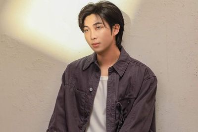 Album Solo RM BTS Indigo Melampaui 500 Ribu Penjualan di Hari Pertama Rilis