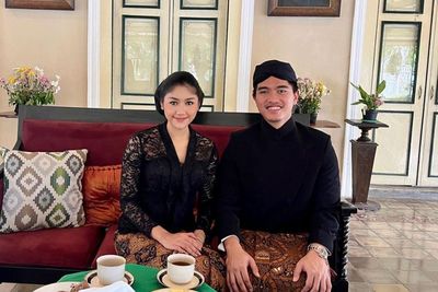 Jelang Hari Pernikahan, Erina Gudono dan Kaesang Kompak Pakai Kebaya dan Beskap Hitam
