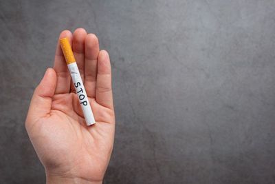 Stop Sebelum Terlambat! Ini Alasan Perokok Lebih Cepat Keriput