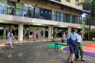 Detik-detik Gempa Guncang Garut, Warga di Apartemen Jaksel Berhamburan Keluar Gedung