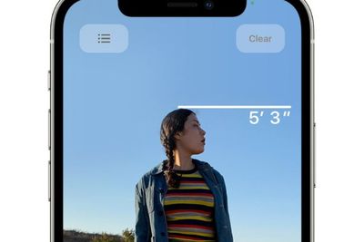 Di Umur Berapa Kamu Tau Jika iPhone Bisa Mengukur Tinggi Seseorang dengan Praktis?