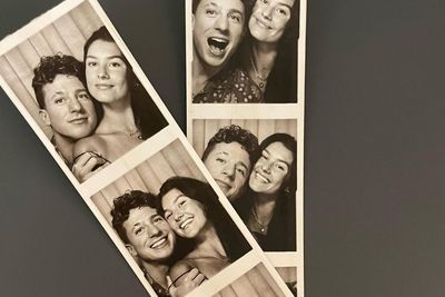 Go Public! Charlie Puth Pamer Foto Selfie bareng Pacar di Momen Ultah: I m Not a Loser