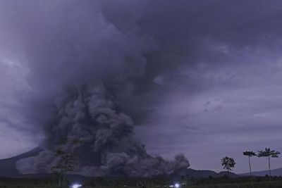 Gunung Semeru Erupsi, Konon Sudah Diprediksi Ramalan Jayabaya: Pulau Jawa akan Terbelah