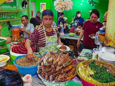 6 Rekomendasi Kuliner Malam Surabaya Barat, Wajib Coba!