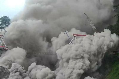 Tepat Setahun, Gunung Semeru Kembali Erupsi Status Siaga Naik Menjadi Awas!