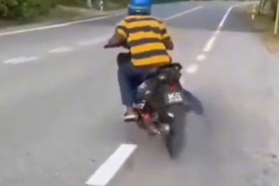 Geber-geber Motor Bak Pebalap MotoGP, Remaja Ini Berakhir di Semak-semak