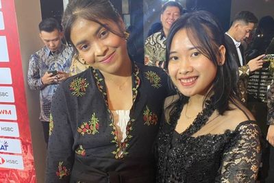 Anggunnya 2 Srikandi Indonesia Berkebaya Hitam di Gala Dinner BWF World Tour Finals 2022