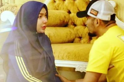 Roro Fitria Jalani Sidang Putusan Cerai, Suara Bergetar Menahan Tangis Jadi Sorotan