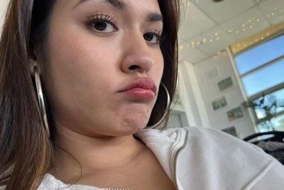 Raisa Pamer Hasil Jepretan Candid Zalina, Afgan: Suka Slide Terakhir!