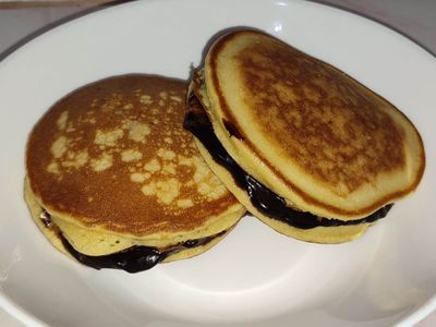 Resep Dorayaki Isi Cokelat, Lembut dan Praktis Kesukaan Doraemon