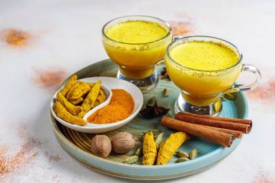 8 Manfaat Minum Jamu Bagi Kesehatan, Beda Tanaman Beda Khasiat!
