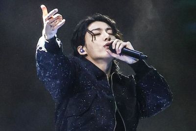 Cerita Penari Latar di MV Dreamers , Sebut Jungkook BTS Telah Mengubah Hidupnya