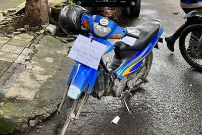 Penampakan Motor yang Diduga Milik Pelaku Bom Bunuh Diri di Polsek Astana Anyar
