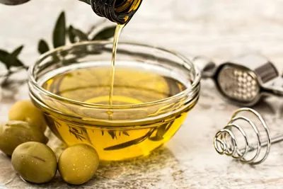 Baby Oil Dipakai untuk Rambut Emangnya Boleh? Yuk Simak Jawaban Ahli!