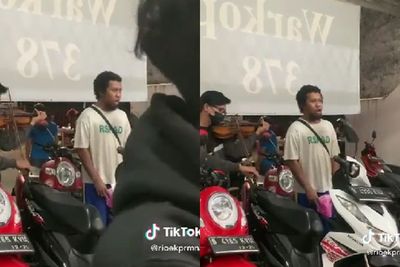 Viral Aksi Pengamen Bersuara Emas di Warkop, Pengunjung Auto Ngerasa Makan di Resto Mewah!